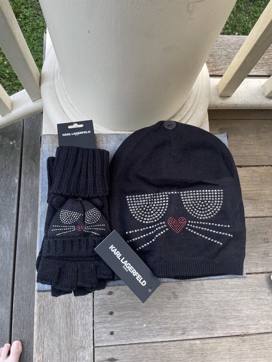 Karl Lagerfeld Accessories - NWT Karl Lagerfeld Paris black Cat Fingerless Winter Gloves and Cat beanie hat